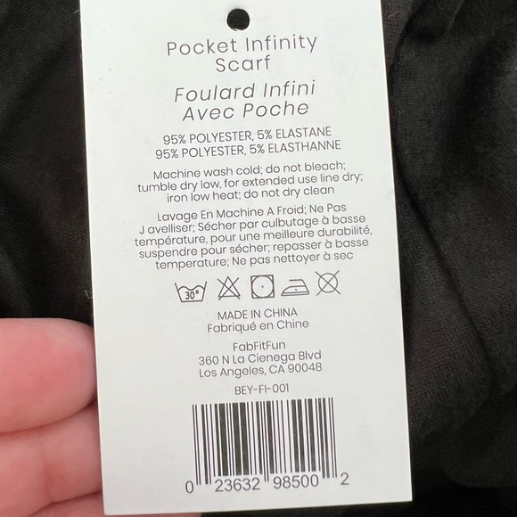 NWT Beyond Yoga Zipper Pocket Infinity Scarf in Black OS - Picture 9 of 9